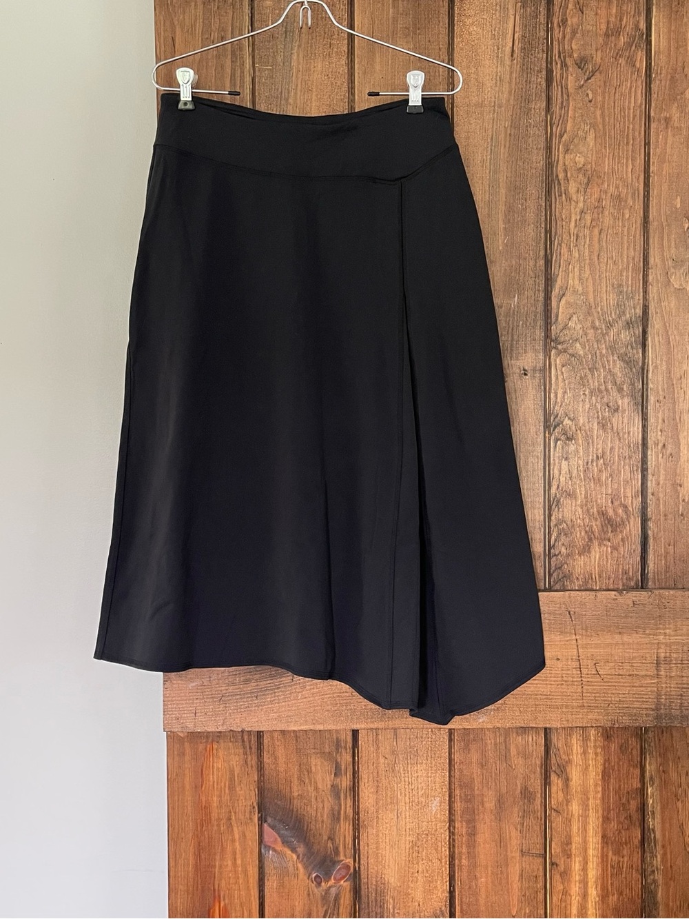 Athleta Pleat Front Asymmetrical Black Midi Skirt Medium